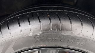 Used 2023 Hyundai Verna SX (O) 1.5 Turbo Petrol DCT Petrol Automatic tyres RIGHT FRONT TYRE TREAD VIEW