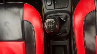 Used 2017 Renault Kwid [2015-2019] RXT Petrol Manual interior GEAR  KNOB VIEW