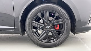 Used 2023 Hyundai Verna SX (O) 1.5 Turbo Petrol DCT Petrol Automatic tyres RIGHT FRONT TYRE RIM VIEW