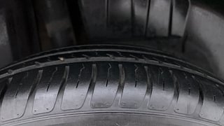 Used 2019 Maruti Suzuki Dzire [2017-2020] VXI AMT Petrol Automatic tyres RIGHT REAR TYRE TREAD VIEW