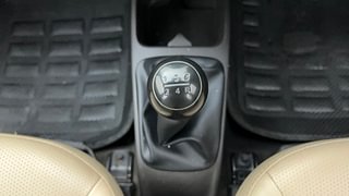 Used 2018 Hyundai Eon [2011-2018] Era + Petrol Manual interior GEAR  KNOB VIEW