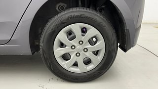 Used 2015 Hyundai Elite i20 [2014-2018] Magna 1.2 Petrol Manual tyres LEFT REAR TYRE RIM VIEW