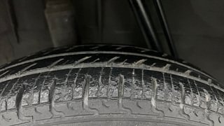 Used 2018 Renault Kwid [2017-2019] RXT 1.0 SCE Special (O) Petrol Manual tyres RIGHT REAR TYRE TREAD VIEW