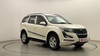 Used 2018 Mahindra XUV500 [2018-2021] W5 Diesel Manual exterior RIGHT FRONT CORNER VIEW