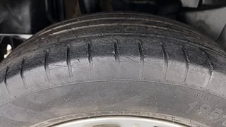 Used 2018 Maruti Suzuki Swift [2017-2021] ZXi AMT Petrol Automatic tyres RIGHT REAR TYRE TREAD VIEW