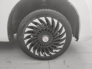 Used 2018 Maruti Suzuki Wagon R 1.0 [2010-2019] VXi Petrol Manual tyres RIGHT FRONT TYRE RIM VIEW