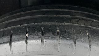 Used 2016 Maruti Suzuki Baleno [2015-2019] Alpha Petrol Petrol Manual tyres RIGHT REAR TYRE TREAD VIEW