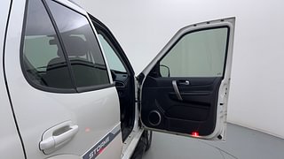 Used 2018 Tata Safari Storme [2015-2019] 2.2 EX 4X2 Diesel Manual interior RIGHT FRONT DOOR OPEN VIEW
