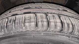 Used 2020 Hyundai Elite i20 [2018-2020] Sportz Plus 1.2 Petrol Manual tyres RIGHT FRONT TYRE TREAD VIEW