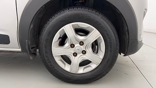Used 2019 Renault Triber RXZ Petrol Manual tyres RIGHT FRONT TYRE RIM VIEW