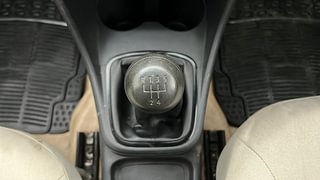 Used 2013 Volkswagen Polo [2010-2014] Comfortline 1.2L (P) Petrol Manual interior GEAR  KNOB VIEW