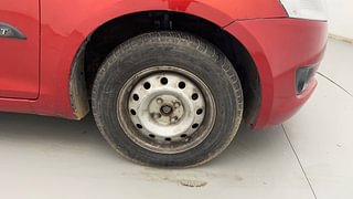 Used 2012 Maruti Suzuki Swift [2011-2017] LXi Petrol Manual tyres RIGHT FRONT TYRE RIM VIEW