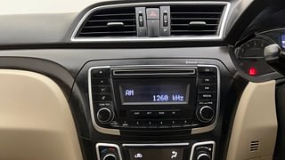 Used 2014 Maruti Suzuki Ciaz [2014-2017] ZXi Petrol Manual top_features Integrated (in-dash) music system