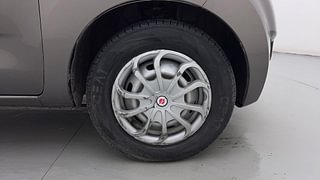 Used 2017 Datsun Redi-GO [2015-2019] A Petrol Manual tyres RIGHT FRONT TYRE RIM VIEW