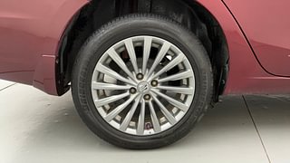 Used 2014 Maruti Suzuki Ciaz [2014-2017] ZXi Petrol Manual tyres RIGHT REAR TYRE RIM VIEW