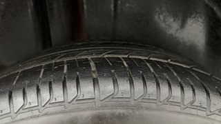 Used 2014 Maruti Suzuki Ciaz [2014-2017] ZXi Petrol Manual tyres RIGHT REAR TYRE TREAD VIEW