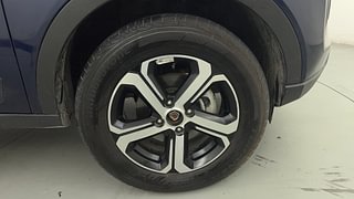 Used 2023 tata Nexon XZA+  1.2l LUX Petrol AT Petrol Automatic tyres RIGHT FRONT TYRE RIM VIEW