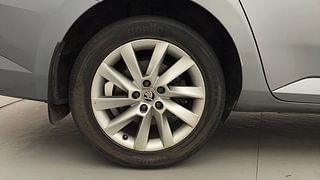 Used 2017 Skoda Superb [2016-2019] L&K TSI AT Petrol Automatic tyres RIGHT REAR TYRE RIM VIEW