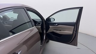 Used 2018 Hyundai Verna [2017-2020] 1.6 VTVT SX (O) AT Petrol Automatic interior RIGHT FRONT DOOR OPEN VIEW