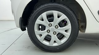 Used 2015 Hyundai Grand i10 [2013-2017] Sportz 1.2 Kappa VTVT Petrol Manual tyres RIGHT REAR TYRE RIM VIEW