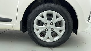 Used 2015 Hyundai Grand i10 [2013-2017] Sportz 1.2 Kappa VTVT Petrol Manual tyres RIGHT FRONT TYRE RIM VIEW