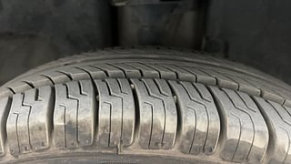 Used 2017 Renault Kwid [2015-2019] 1.0 RXT AMT Petrol Automatic tyres RIGHT FRONT TYRE TREAD VIEW