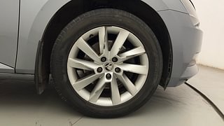 Used 2017 Skoda Superb [2016-2019] L&K TSI AT Petrol Automatic tyres RIGHT FRONT TYRE RIM VIEW