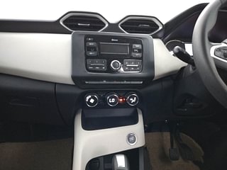 Used 2021 Nissan Magnite XL Turbo CVT Petrol Automatic interior MUSIC SYSTEM & AC CONTROL VIEW