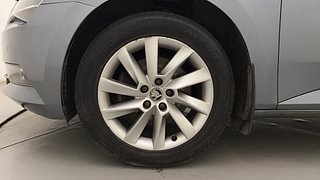 Used 2017 Skoda Superb [2016-2019] L&K TSI AT Petrol Automatic tyres LEFT FRONT TYRE RIM VIEW