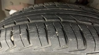 Used 2018 Renault Kwid [2015-2019] 1.0 RXT AMT Opt Petrol Automatic tyres LEFT FRONT TYRE TREAD VIEW