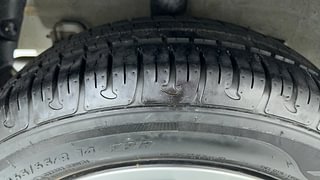 Used 2015 Hyundai Grand i10 [2013-2017] Sportz 1.2 Kappa VTVT Petrol Manual tyres RIGHT REAR TYRE TREAD VIEW