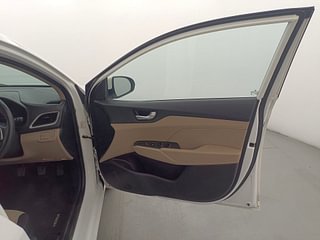 Used 2019 Hyundai Verna [2017-2020] 1.6 VTVT SX Petrol Manual interior RIGHT FRONT DOOR OPEN VIEW