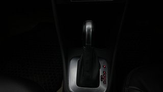 Used 2017 volkswagen Vento 1.5L Comfortline Diesel AT Diesel Automatic interior GEAR  KNOB VIEW