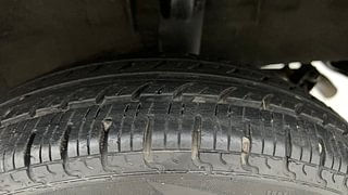 Used 2016 Renault Kwid [2015-2019] RXT Petrol Manual tyres LEFT REAR TYRE TREAD VIEW