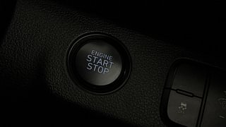 Used 2019 Hyundai Venue [2019-2022] SX Plus 1.0 Turbo DCT Petrol Automatic top_features Keyless start