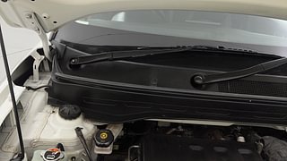 Used 2019 Hyundai Venue [2019-2022] SX Plus 1.0 Turbo DCT Petrol Automatic engine ENGINE RIGHT SIDE HINGE & APRON VIEW