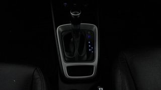 Used 2019 Hyundai Venue [2019-2022] SX Plus 1.0 Turbo DCT Petrol Automatic interior GEAR  KNOB VIEW