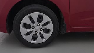 Used 2018 Hyundai Xcent [2017-2019] S AT Petrol Petrol Automatic tyres LEFT FRONT TYRE RIM VIEW