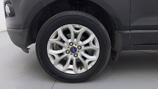 Used 2016 Ford EcoSport [2015-2017] Titanium 1.5L TDCi Diesel Manual tyres LEFT FRONT TYRE RIM VIEW