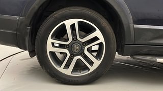 Used 2017 Tata Hexa [2016-2020] XTA Diesel Automatic tyres RIGHT REAR TYRE RIM VIEW