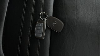 Used 2019 Hyundai Venue [2019-2022] SX Plus 1.0 Turbo DCT Petrol Automatic extra CAR KEY VIEW
