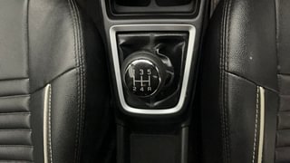 Used 2018 Maruti Suzuki Swift [2017-2020] VDi Diesel Manual interior GEAR  KNOB VIEW