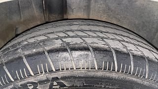 Used 2017 Maruti Suzuki Ertiga [2015-2018] VXI AT Petrol Automatic tyres RIGHT REAR TYRE TREAD VIEW