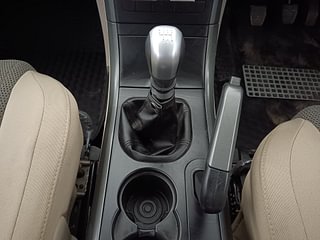 Used 2018 Mahindra XUV500 [2015-2018] W6 Diesel Manual interior GEAR  KNOB VIEW