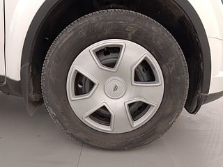 Used 2018 Mahindra XUV500 [2015-2018] W6 Diesel Manual tyres RIGHT FRONT TYRE RIM VIEW