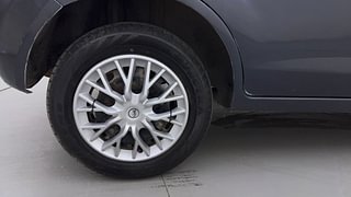 Used 2011 Ford Figo [2010-2015] Duratec Petrol EXI 1.2 Petrol Manual tyres RIGHT REAR TYRE RIM VIEW
