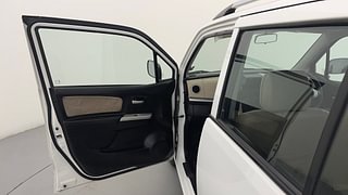 Used 2018 Maruti Suzuki Wagon R 1.0 [2010-2019] LXi Petrol Manual interior LEFT FRONT DOOR OPEN VIEW