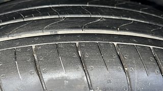 Used 2018 Hyundai Creta [2015-2018] 1.6 SX Plus Auto Diesel Automatic tyres LEFT REAR TYRE TREAD VIEW