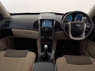 Used 2018 Mahindra XUV500 [2015-2018] W6 Diesel Manual interior DASHBOARD VIEW