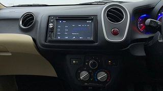 Used 2015 Honda Mobilio [2014-2017] V Petrol Petrol Manual interior MUSIC SYSTEM & AC CONTROL VIEW